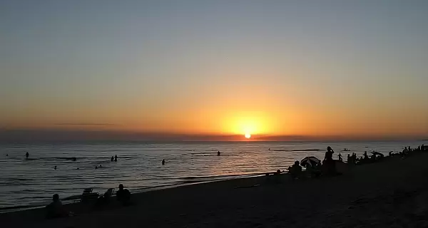Playa Fomento en Colonia, Uruguay, un balneario familiar y lleno de encanto.