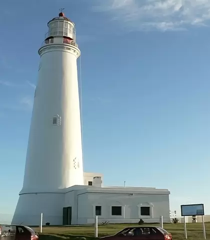 El Faro de La Paloma domina uno de los paisajes costeros m�s reconocibles del Uruguay.