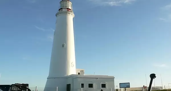 Faro de Cabo de Santa Mar�a en La Paloma, Uruguay, un �cono hist�rico en la costa de Rocha.