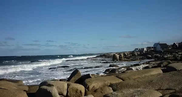 Playa de la Viuda en Punta del Diablo, Uruguay: un rinc�n de comodidad y encanto natural.
