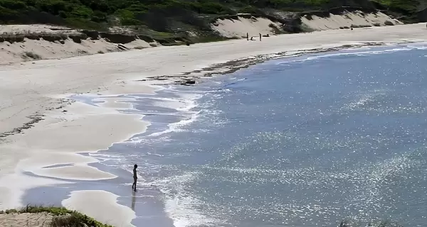 Playa Grande en Punta del Diablo, Uruguay: tranquilidad y naturaleza en Rocha.
