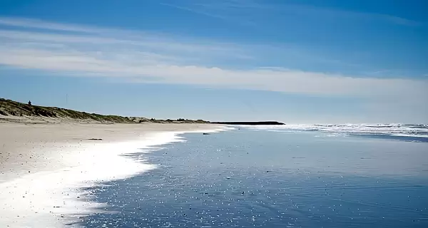 Barra del Chuy en Uruguay: deportes acu�ticos y vida nocturna en la costa atl�ntica.