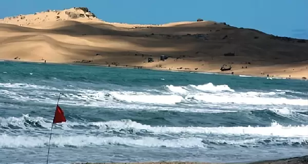 Restos de naufragios en Valizas, Uruguay: historia y naturaleza en la costa de Rocha.