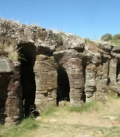 Geoparque Grutas del Palacio en Flores, Uruguay: historia geol�gica y paisaje natural �nico.