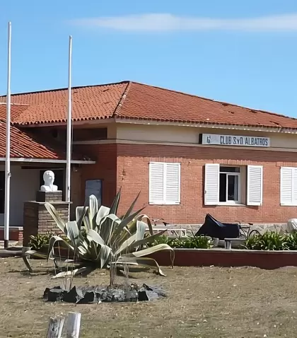 Salinas, Canelones, Uruguay: playas, actividades y diversi�n en familia en la Costa del R�o de la Plata.