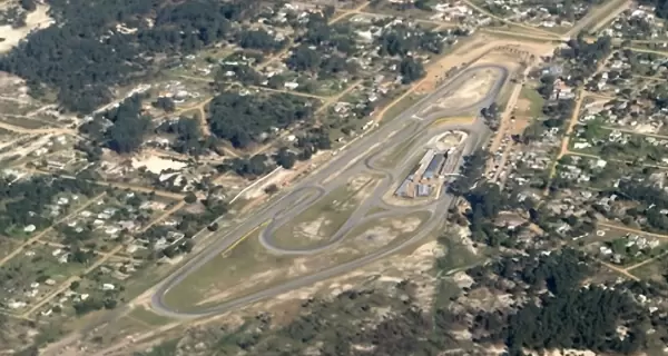 Aut�dromo V�ctor Borrat Fabini en El Pinar, Uruguay: el centro del automovilismo y la emoci�n en la Costa de Oro.