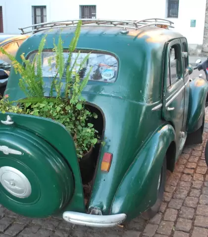 colonia del sacramento, coche viejo, uruguay