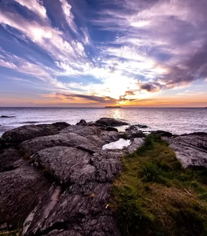 atardecer, colonia del sacramento, puesta de sol sobre el agua