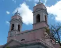 Maldonado combina historia, arte y tradiciones costeras en un recorrido cultural que trasciende el verano.