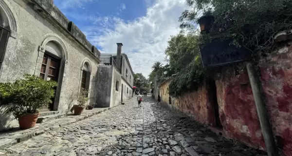 Diciembre realza el encanto de Colonia del Sacramento con d�as largos, paseos hist�ricos y el R�o de la Plata como escenario.