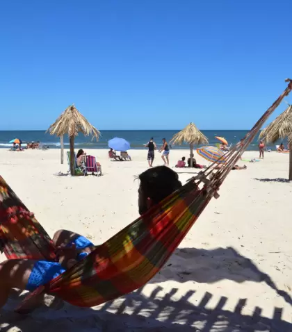 La Costa de Oro ofrece balnearios tranquilos y playas ideales para descansar a pocos kil�metros de Montevideo.