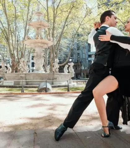 Montevideo expresa su identidad cultural a trav�s de museos, arte urbano y una vida urbana activa.
