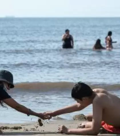 Montevideo ofrece parques, playas y espacios culturales ideales para disfrutar en familia.