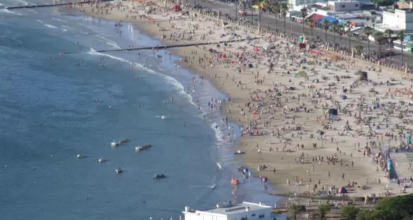 Las playas de Piri�polis se destacan por su bah�a protegida y su ambiente tranquilo y familiar.
