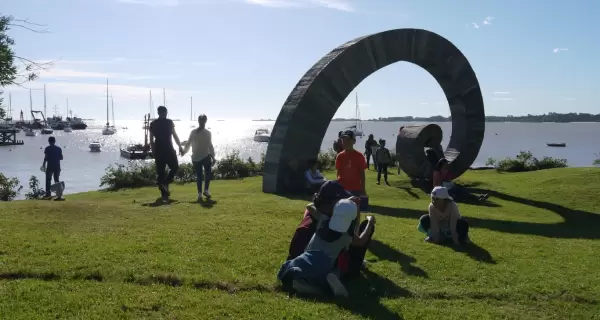 Colonia del Sacramento ofrece planes tranquilos y al aire libre ideales para viajar con ni�os en verano.