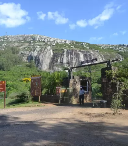 Piri�polis invita a descubrir cerros, paseos y naturaleza m�s all� de sus playas.