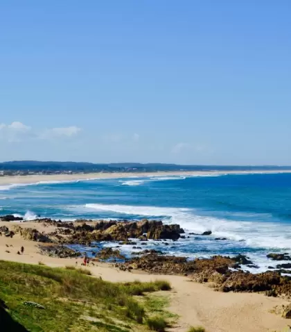 Rocha ofrece calles tranquilas, cercan�a con el mar y una vida local activa pero sin apuro.