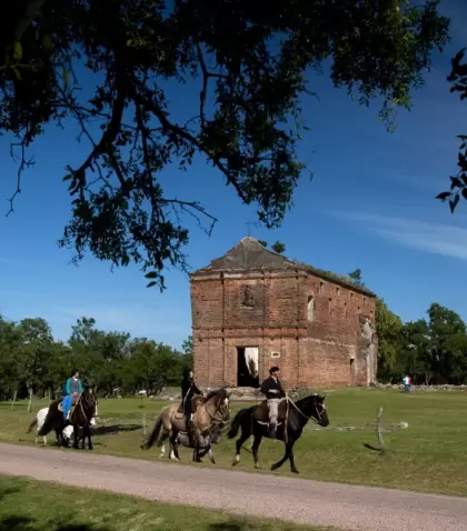 El r�o, el campo y los pueblos de Colonia ofrecen alternativas para cambiar de aire.