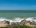El final del verano es ideal para disfrutar Rocha con playas abiertas.