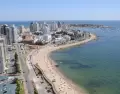 Maldonado fuera de temporada se disfruta con playas amplias y ambiente sereno.