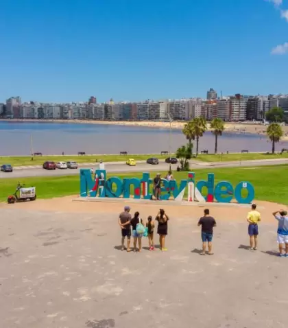 Museos, parques, rambla y paseos urbanos para disfrutar la ciudad.