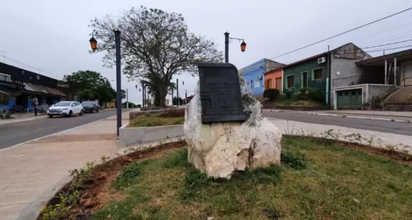 El propio pueblo de Minas de Corrales funciona como una excursi�n hist�rica.