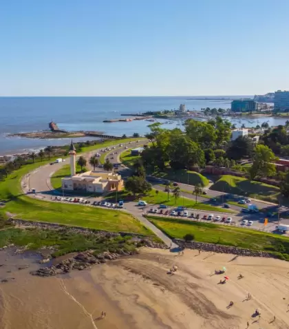 Uruguay combina tranquilidad, distancias cortas y paisajes ideales para quienes disfrutan viajar solos.