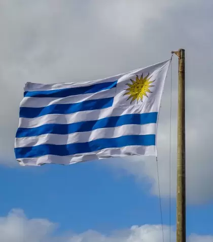 El D�a de la Bandera en Uruguay combina escuela, historia, familia y memoria nacional.