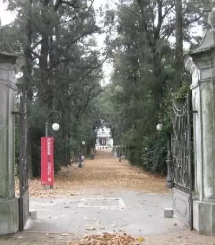Recorrer museos, sitios y plazas permite que una reflexi�n ciudadana.