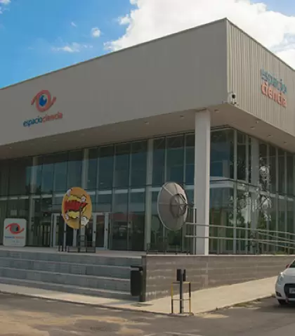 Los museos y centros culturales ofrecen talleres, visitas especiales y actividades participativas.